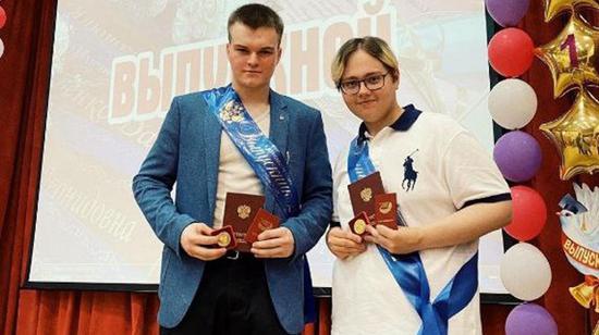 英雄联盟S15总决赛T1夺冠Faker再创历史